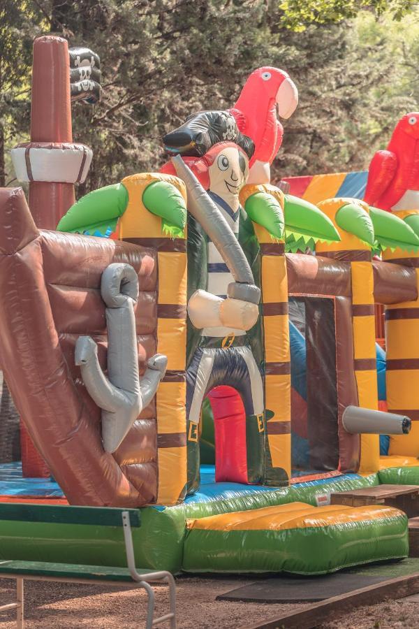 Tuchan Camping La Peiriere מראה חיצוני תמונה